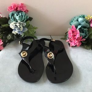 🌺 MICHAEL KORS Thong Sandals